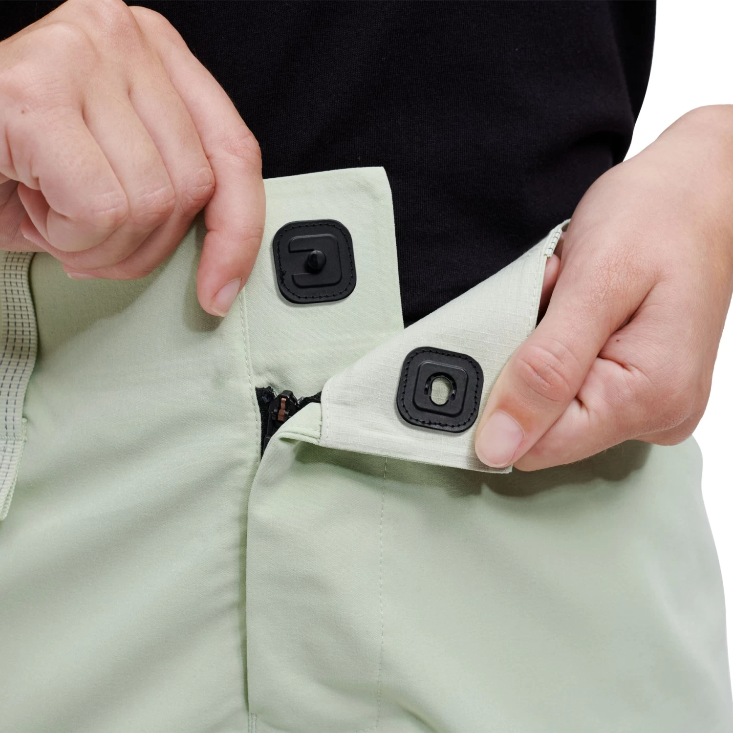 On Running On Explorer Shorts Women - Vine - Image 5