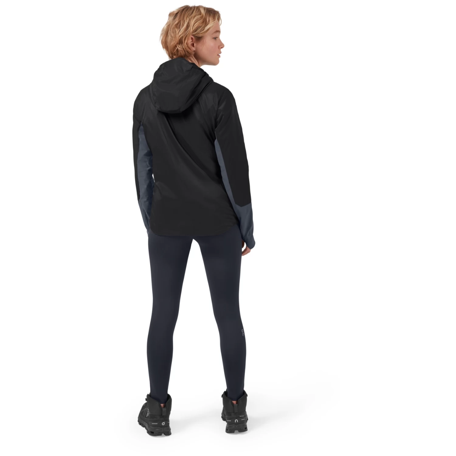On Running On Insulator Jacket Women - Black & Dark - Image 3
