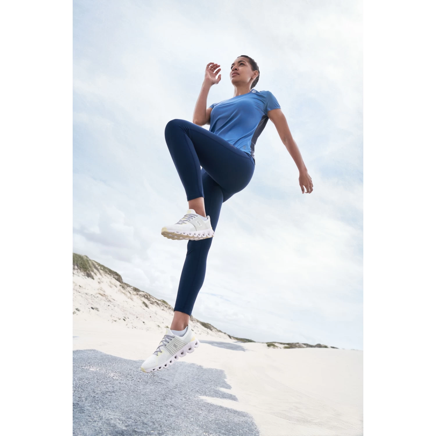 On Running On Lightweight Pants Women - Navy - Image 9