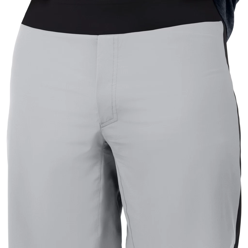 On Running On Lightweight Shorts - Dark & Black - Image 4