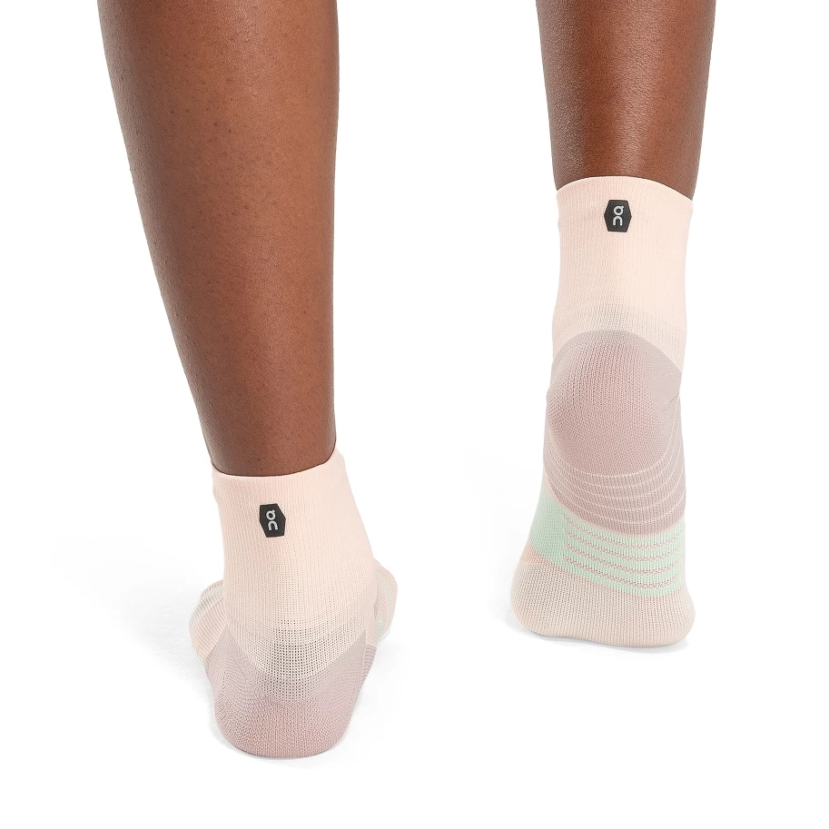 On Running On Performance Mid Sock Women - Doe & Creek - Image 3