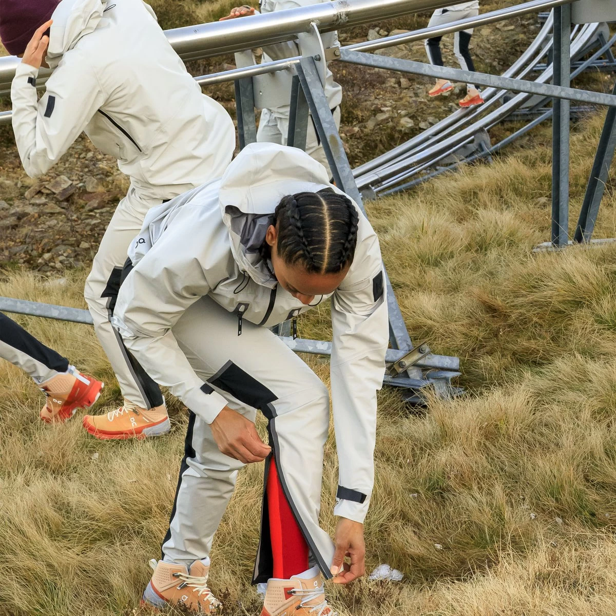 On Running On Storm Jacket Women - Pearl - Image 10