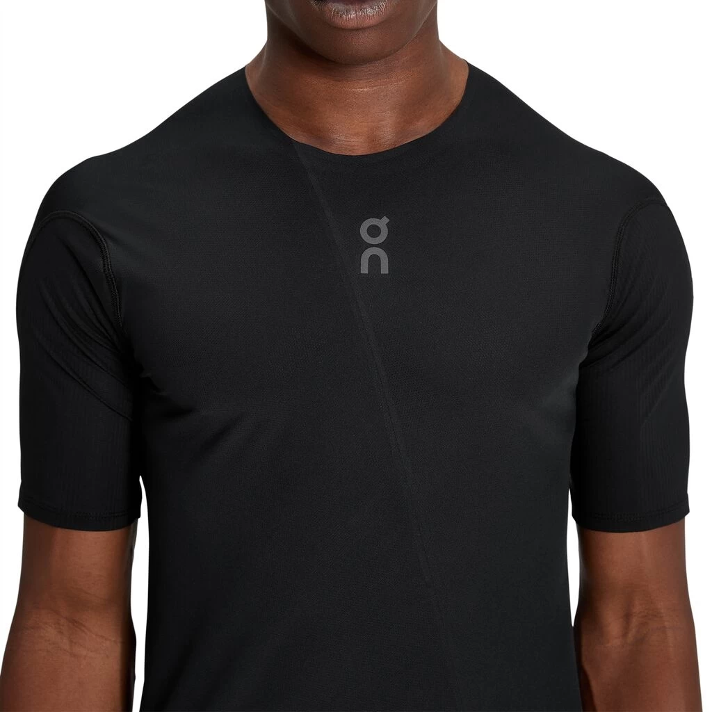 On Running On Ultra-T Running Shirt Men - Black - Image 4