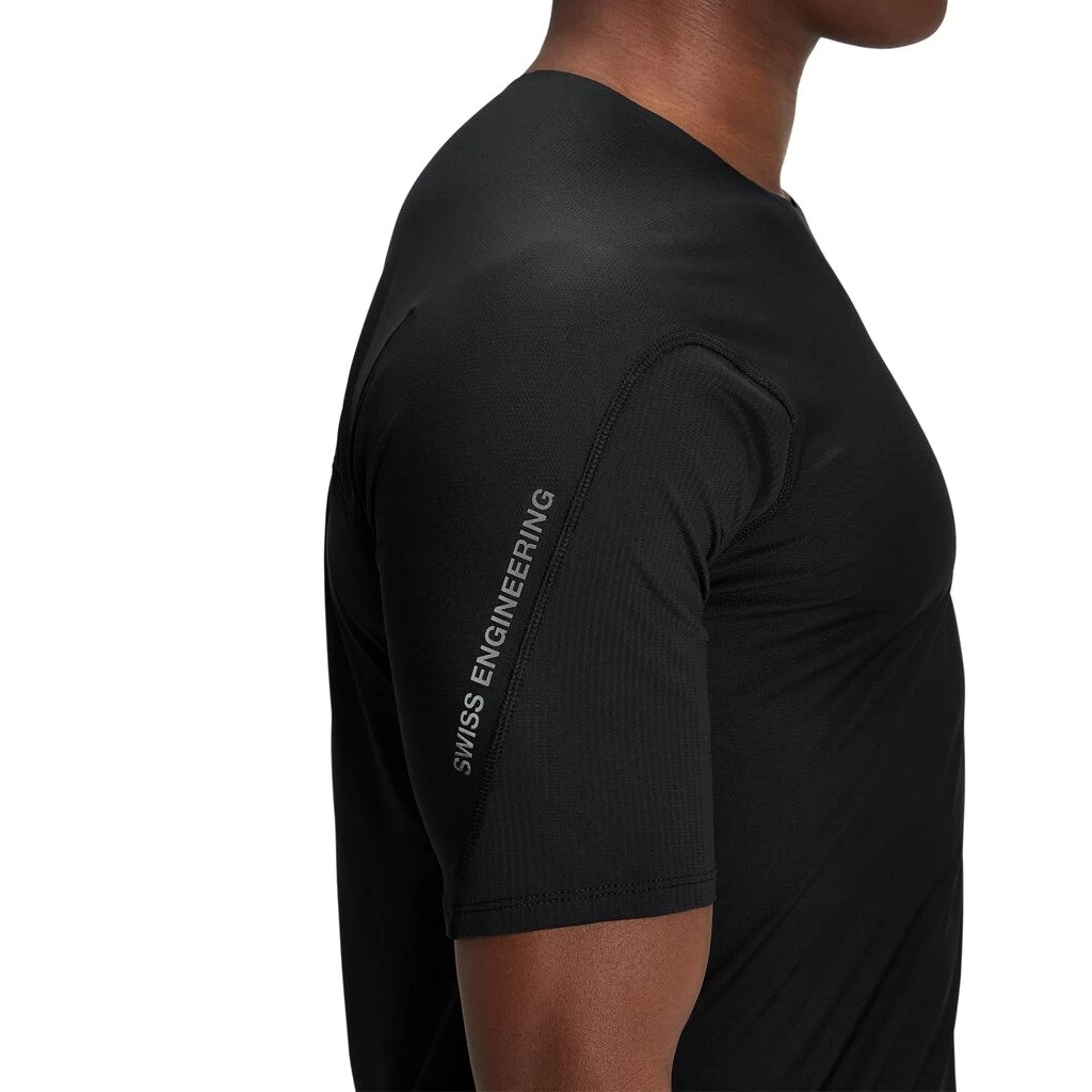 On Running On Ultra-T Running Shirt Men - Black - Image 6